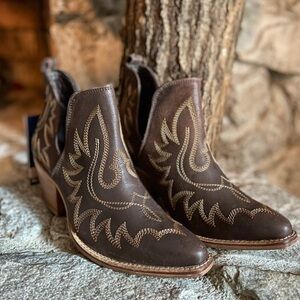 NWT Myra Booties